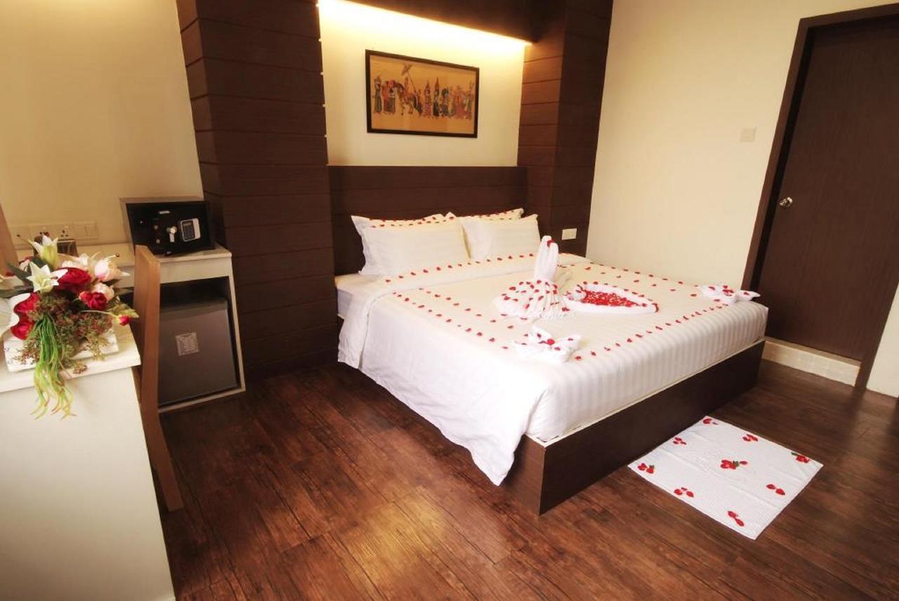 The Hotel Mawtin Yangon Exterior photo