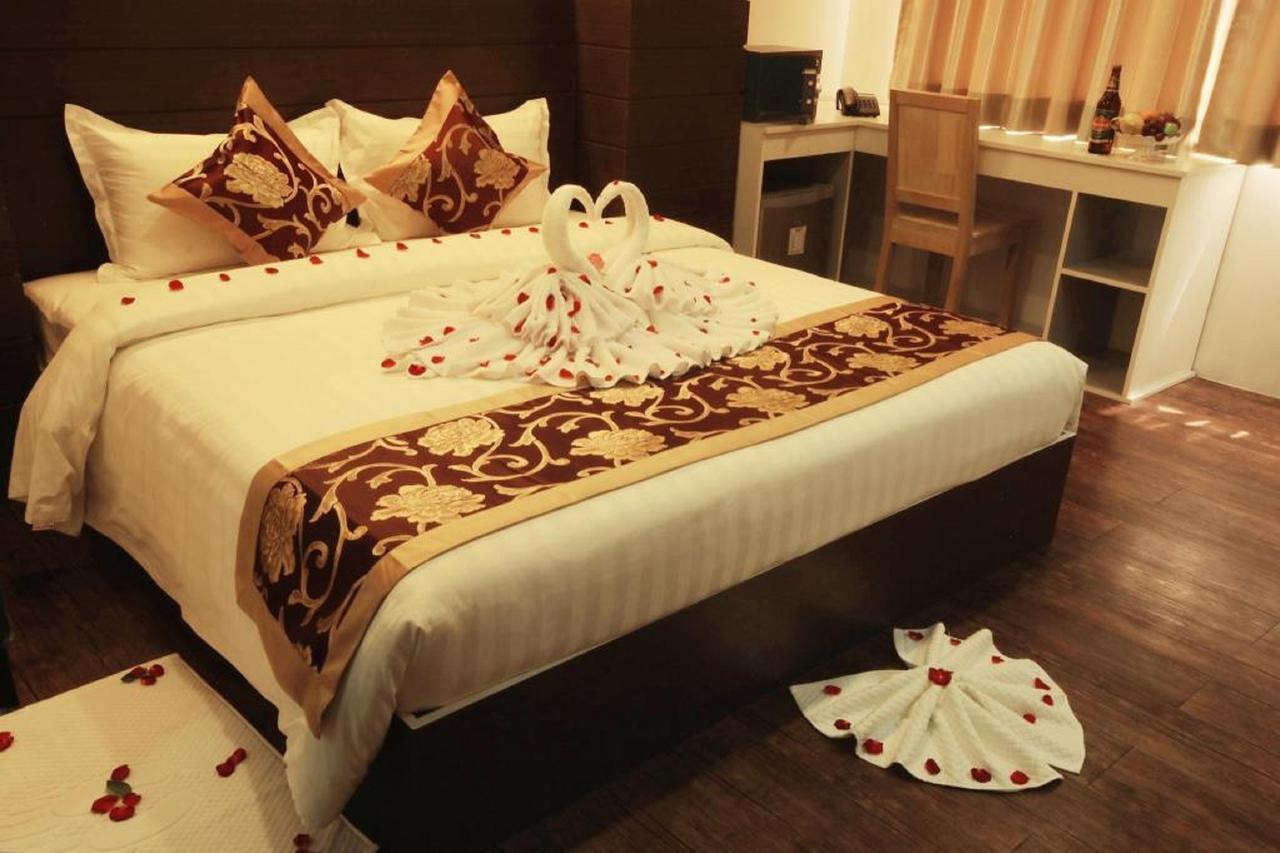 The Hotel Mawtin Yangon Exterior photo